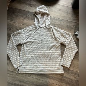 Vineyard vines hoodie